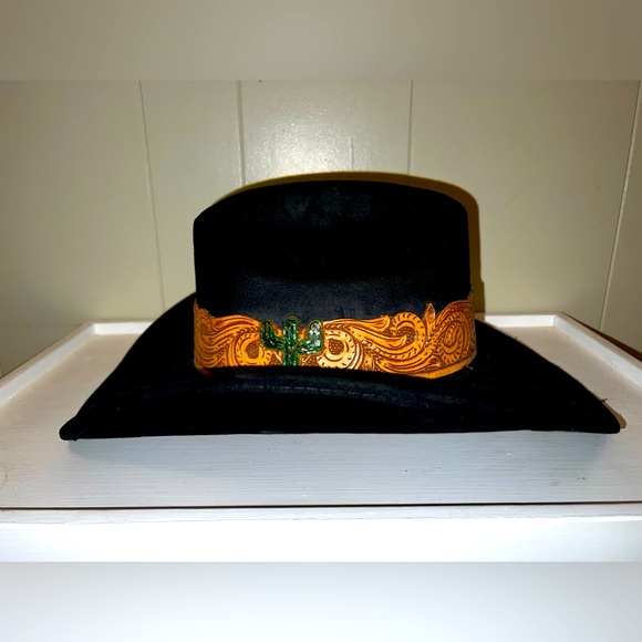 Chida Frida cowboy hat! Brand new w/ tags! Never worn. main image 4